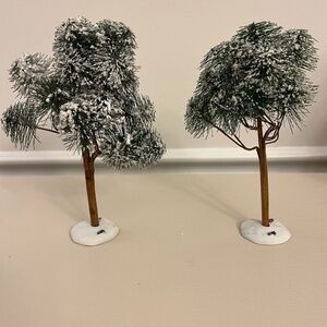 🎄 Christmas Street Snow-Covered Village Trees – Set of 2 🎄